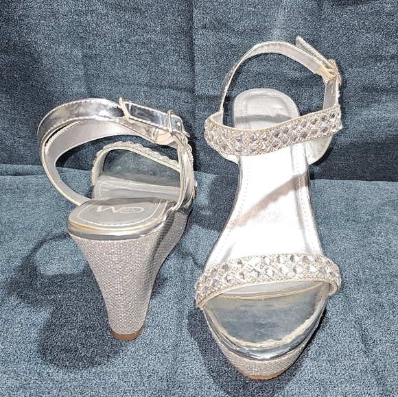 Chelsea Moreland Shoes - Chelsea Moreland Women Silver Strappy Wedge Heel Shoes.